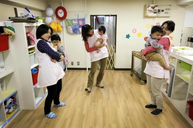 Mães sofrem em busca de creches para os filhos no Japão Kosuke Okahara/NYTNS
