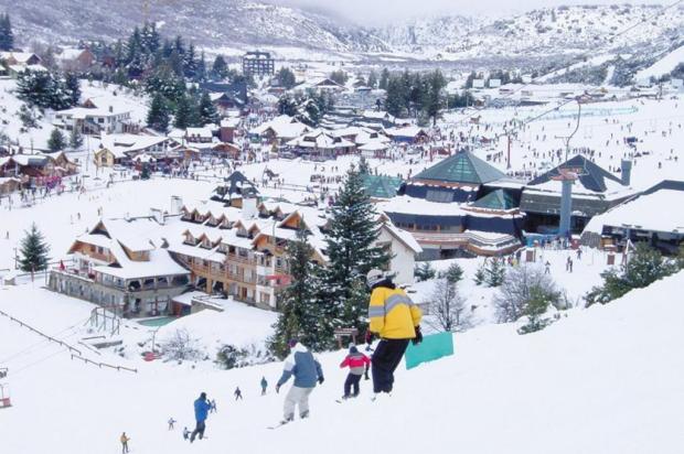 Bariloche oferece aula grátis de esqui para o turista brasileiro na próxima temporada de inverno Secretaria de Turismo da Argentina/Divulgação