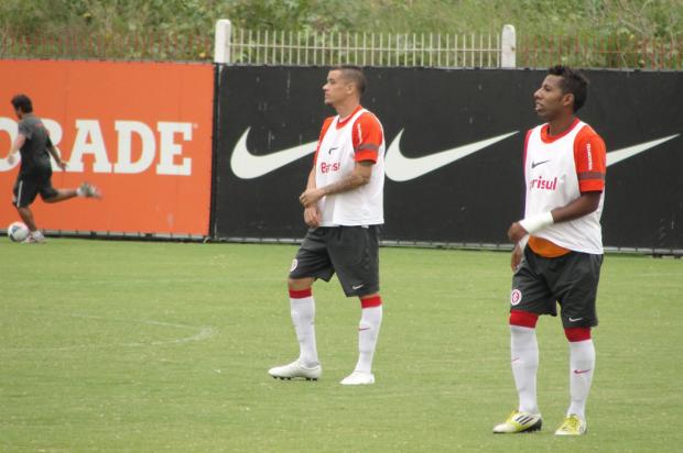 Dunga indica Vitor Júnior no lugar de Fred e Moledo vira dúvida Jean Pereira/ Dunga indica Vitor Júnior no lugar de Fred e Moledo vira dúvida Jean Pereira/