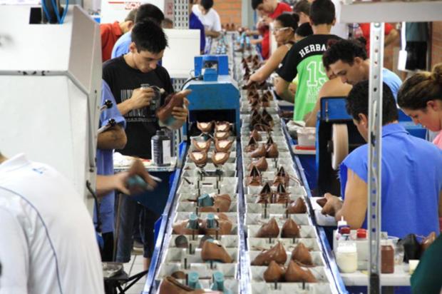 Emprego industrial fica estável em janeiro Cristânia Kramatschek/Divulgação Emprego industrial fica estável em janeiro Cristânia Kramatschek/Divulgação