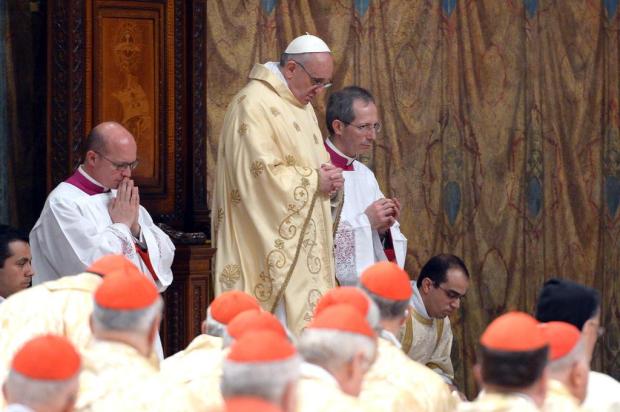 Papa Francisco teria recebido pelo menos 90 votos no conclave, diz jornal Osservatore Romano// Papa Francisco teria recebido pelo menos 90 votos no conclave, diz jornal Osservatore Romano//