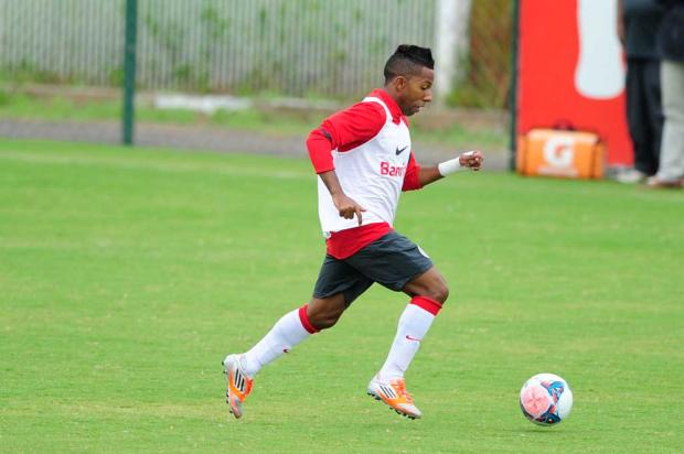Dunga confirma Vitor Júnior e põe Moledo como dúvida para domingo Ronaldo Bernardi/Agência RBS/ Dunga confirma Vitor Júnior e põe Moledo como dúvida para domingo Ronaldo Bernardi/Agência RBS/