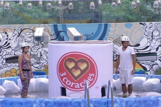 André e Andressa disputam liderança há mais de 17 horas em prova de resistência Globo.com/BBB/Reprodução