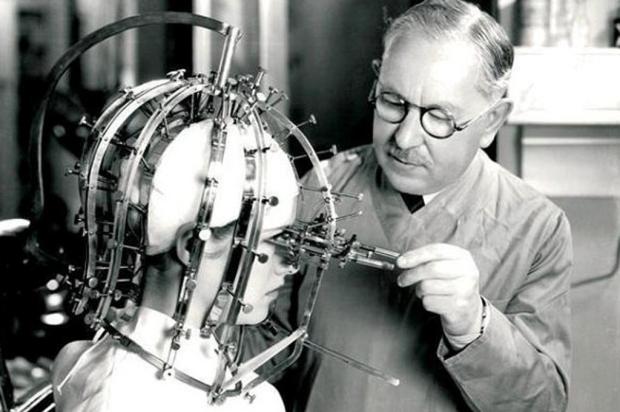 Max Factor: o cientista da maquiagem Reprodução/apetogentleman.com Max Factor: o cientista da maquiagem Reprodução/apetogentleman.com