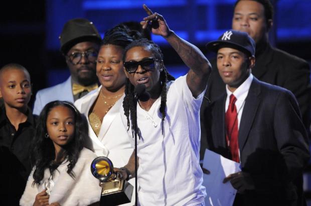 Rapper Lil Wayne está em estado crítico após sofrer convulsões Ver Descrição/Ver Descrição