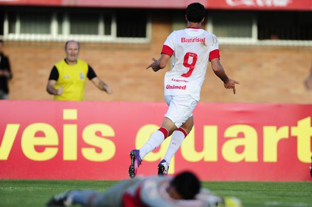 Cotação ZH: Josimar, D'Ale e Damião são os destaques contra o Canoas Mauro Vieira/