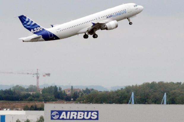 Airbus fecha o maior contrato da história por 18,4 bilhões de euros PASCAL PAVANI/AFP Airbus fecha o maior contrato da história por 18,4 bilhões de euros PASCAL PAVANI/AFP