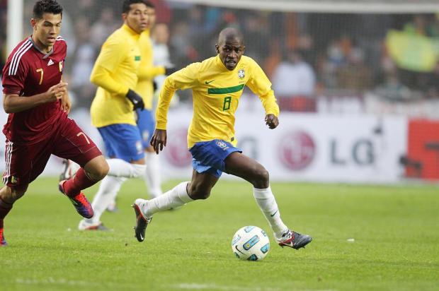 Lesionado, Ramires desfalcará Seleção contra a Itália, em Genebra Rafael Ribeiro/CBF Lesionado, Ramires desfalcará Seleção contra a Itália, em Genebra Rafael Ribeiro/CBF