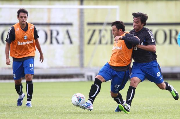Kleber deve começar jogo e formar dupla de ataque com Barcos contra o Pelotas Lucas Uebel, Divulgação Grêmio/