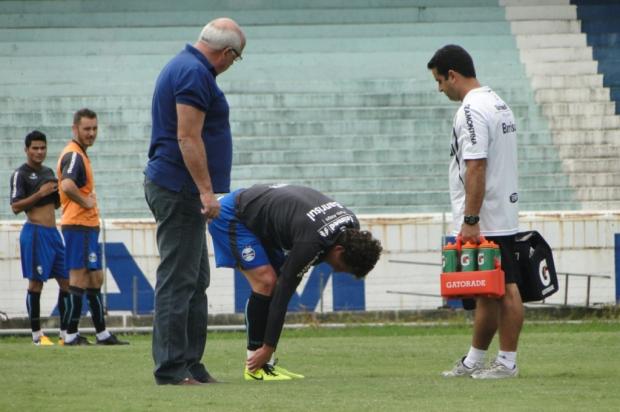 Elano marca golaço e dá susto em treino do Grêmio, mas deve encarar o Pelotas Adriano de Carvalho/