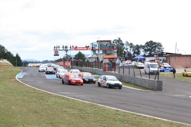 Campeonato Gaúcho de Marcas & Pilotos abre temporada 2013 em Tarumã Marcelo Matusiak/ PlayPress- Divulgação/ Campeonato Gaúcho de Marcas & Pilotos abre temporada 2013 em Tarumã Marcelo Matusiak/ PlayPress- Divulgação/