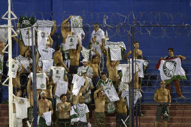 Devido a violência da torcida, Palmeiras recorre à CBF e à Federação Paulista Juan Mabromata/AFP