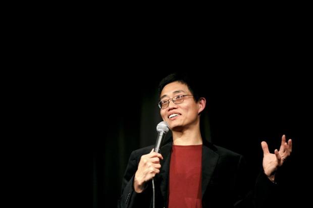 Nova York oferece variedade de comediantes imigrantes Yana Paskova/NYTNS Nova York oferece variedade de comediantes imigrantes Yana Paskova/NYTNS