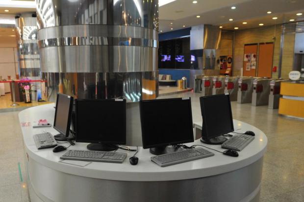 Emissoras de televisão e bancos da Coreia do Sul sofrem ciberataque KIM JAE-HWAN/AFP Emissoras de televisão e bancos da Coreia do Sul sofrem ciberataque KIM JAE-HWAN/AFP