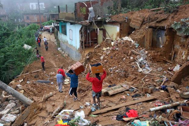 Morre a 28ª vítima das chuvas em Petrópolis, na região serrana do Rio MARCOS DE PAULA/AGENCIA ESTADO