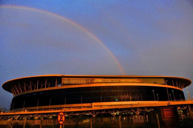 FOTO: um flagra da Arena iluminada pelo pôr do sol de Porto Alegre Adriana Franciosi/AgênciaRBS