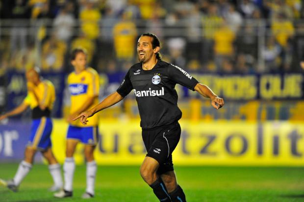 Barcos comemora vitória com gol pedido pela "piratinha" Gabrieli Ricardo Duarte/ Barcos comemora vitória com gol pedido pela "piratinha" Gabrieli Ricardo Duarte/