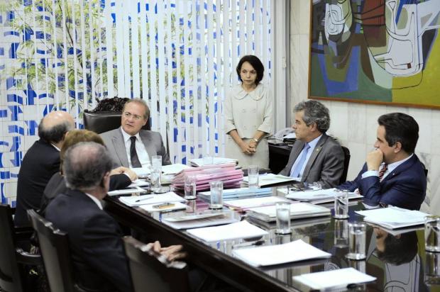 Mesa do Senado anuncia novos cortes de gastos para economizar R$ 26 milhões Pedro França/Agência Senado Mesa do Senado anuncia novos cortes de gastos para economizar R$ 26 milhões Pedro França/Agência Senado