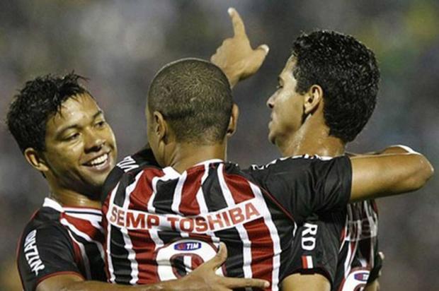 Ney Franco elogia parceria entre Ganso e Jadson no São Paulo Rubens Chiri/saopaulofc.net/ Ney Franco elogia parceria entre Ganso e Jadson no São Paulo Rubens Chiri/saopaulofc.net/
