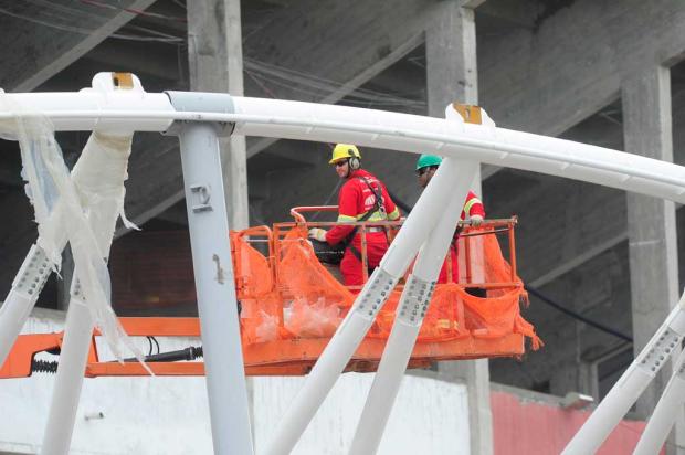 FOTO: operários preparam Beira-Rio para receber a nova cobertura Ronaldo Bernardi/Agência RBS/