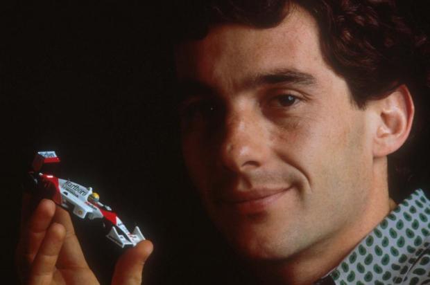 Ayrton Senna completaria 53 anos nesta quinta-feira Ver Descrição/Ver Descrição Ayrton Senna completaria 53 anos nesta quinta-feira Ver Descrição/Ver Descrição