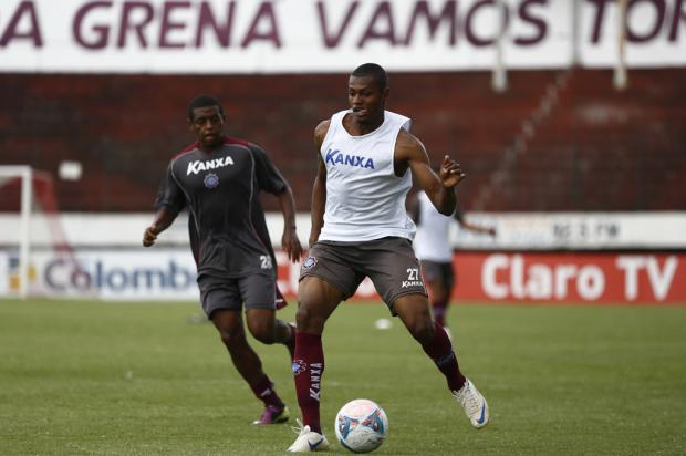 André Zuba e Dener desfalcam o Caxias na partida contra o Grêmio Maicon Damasceno /Agência RBS André Zuba e Dener desfalcam o Caxias na partida contra o Grêmio Maicon Damasceno /Agência RBS