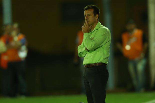 Após dificuldades diante do São Luiz, Dunga reconhece que são "todos contra o Inter" no Gauchão Júlio Cordeiro/ Após dificuldades diante do São Luiz, Dunga reconhece que são "todos contra o Inter" no Gauchão Júlio Cordeiro/