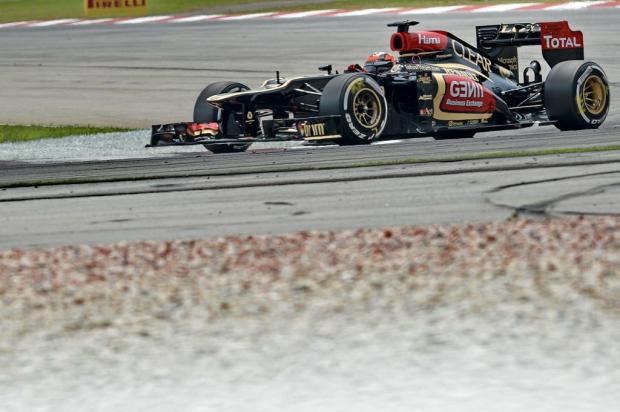 Kimi Raikkonen é o mais rápido na segunda sessão de treinos livres na Malásia Roslan Rahman/AFP