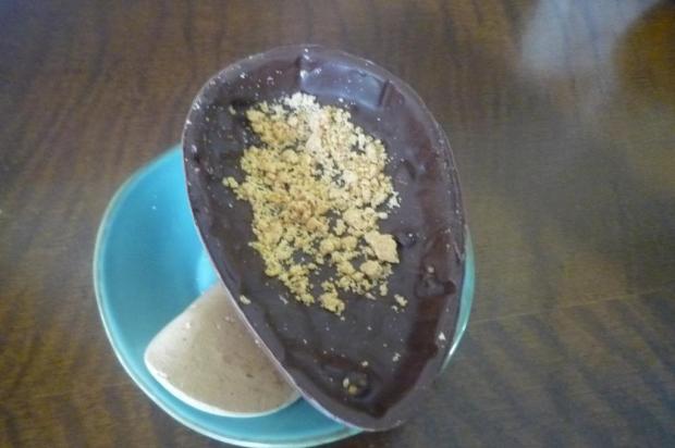Aprenda a fazer um ovo de chocolate recheado com paçoca Bete Duarte/Agencia RBS