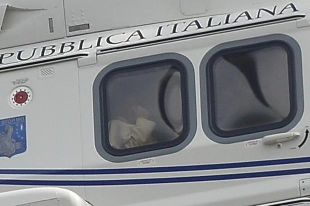 Novo papa viaja para encontrar antecessor VINCENZO PINTO/AFP/AFP
