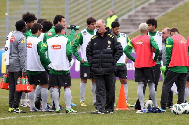 Seleção faz último treino em Genebra, mas Felipão não confirma time contra a Rússia Wander Roberto,VIPCOMM/Divulgação