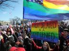 Manifestações pró e contra casamento gay acontecem em Washington Jewel Samad/AFP Manifestações pró e contra casamento gay acontecem em Washington Jewel Samad/AFP
