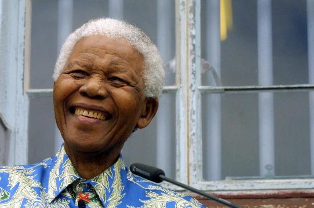Morre o ex-presidente da África do Sul, Nelson Mandela ANNA ZIEMINSKI/AFP