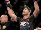 Para negociar contrato com o UFC, Chris Weidman quer vencer Anderson Silva Sherdog.com/Reprodução