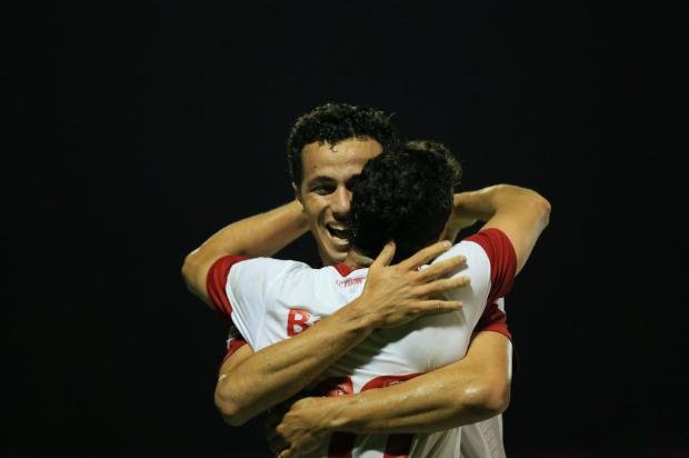 Com gols de Caio e D'Alessandro, Inter vence o Esportivo por 2 a 0 Diego Vara/Agência RBS Com gols de Caio e D'Alessandro, Inter vence o Esportivo por 2 a 0 Diego Vara/Agência RBS