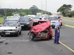 Acidente com oito veículos deixa seis feridos na Avenida Beira-Rio, em Porto Alegre