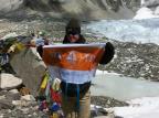Adolescente americano com síndrome de Down estabelece recorde no Everest ELISHA FOUNDATION/APF Adolescente americano com síndrome de Down estabelece recorde no Everest ELISHA FOUNDATION/APF