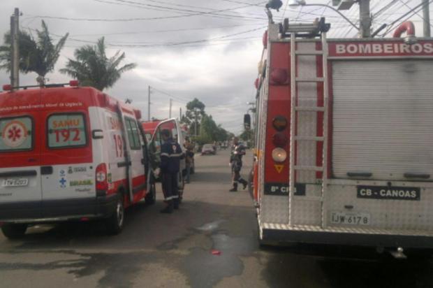Jovem de 23 anos permanece armado e trancado dentro de carro em Canoas Eduardo Torres/Agencia RBS Jovem de 23 anos permanece armado e trancado dentro de carro em Canoas Eduardo Torres/Agencia RBS