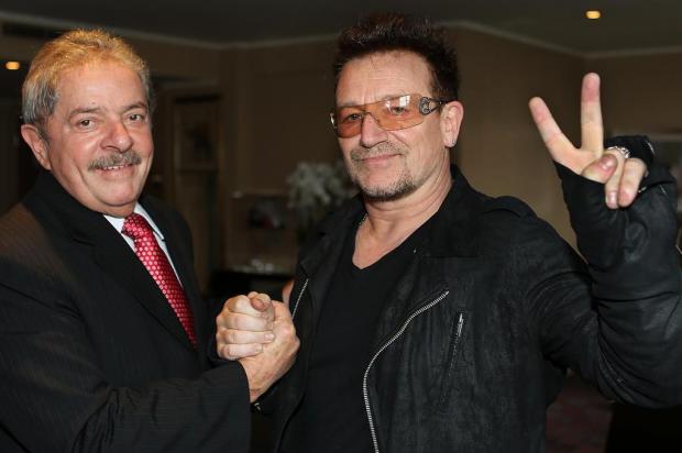 Lula e Bono discutem "Bolsa Família Mundial" Ricardo Stuckert/Divulgação Lula e Bono discutem "Bolsa Família Mundial" Ricardo Stuckert/Divulgação