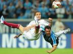 Com um a menos, Grêmio fica no 0 a 0 com o Flu e precisa de empate no Chile Ricardo Duarte/Agencia RBS Com um a menos, Grêmio fica no 0 a 0 com o Flu e precisa de empate no Chile Ricardo Duarte/Agencia RBS