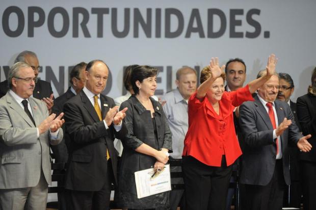 Em discurso, Dilma exalta papel da educação e cobra construção do metrô Adriana Franciosi/Agencia RBS