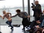 Ativistas do Femen e opositores perturbam visita de presidente tunisiano  ERIC FEFERBERG/AFP