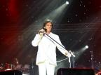 Ao som de "Emoções", Roberto Carlos sobe ao palco em Pelotas Marcel Ávila/Agencia RBS