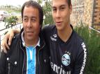 FOTO: Pai e irmão visitam Vargas na concentração do Grêmio em Talcahuano Luiz Zini Pires/Agência RBS FOTO: Pai e irmão visitam Vargas na concentração do Grêmio em Talcahuano Luiz Zini Pires/Agência RBS