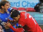 Mordida de Suarez em jogador do Chelsea vira hit na internet ANDREW YATES/AFP