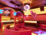 Décor provocante marca projeto de interiores de clube noturno na Capital