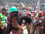Desabamento de prédio deixa dezenas de mortos em Bangladesh