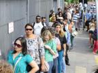 Eleitores formam fila em Porto Alegre para regularizar situação Ronaldo Bernardi/Agencia RBS
