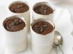 Sobremesa combina chocolate e geleia de framboesa Bonne Maman/Divulgação Sobremesa combina chocolate e geleia de framboesa Bonne Maman/Divulgação