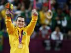 Ginastas brasileiros sofrem com indefinição no ciclo olímpico Rio 2016 BEN STANSALL/AFP
